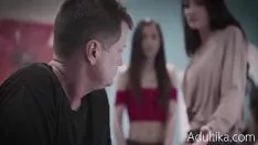 Redare Doua eleve superbe futute cu pasiune de barbatul lor preferat