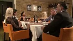 Redare Nevasta care isi inseala sotul in baie la restaurant