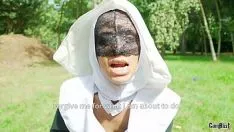 Play sex in the forest with a mouse sucking many cocks