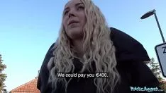 Play Strong man in the dick fucks a busker