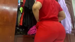 Reproduzir Câmera amadora no quarto da irmã enfermeira venezuelana - Bunda BBW e hora do banho!