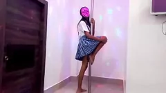 Reproduzir Aluno amador real compartilha vídeo explícito para professor - morena gostosa de uniforme