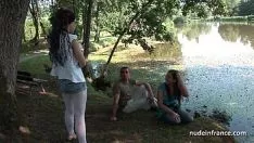 Afspelen De blondine zuigt pik en berijdt dan intens