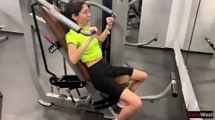Afspelen Jonge Teen Gym Babe geneukt op de eerste date