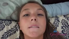 Reproduzir A primeira experiência de creme de POV de Mira Monroe inocente